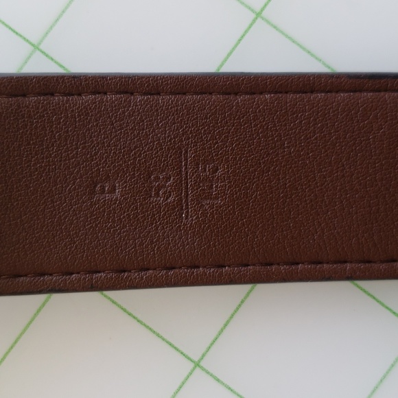 Black and brown reversible lether belt - Picture 4 of 4